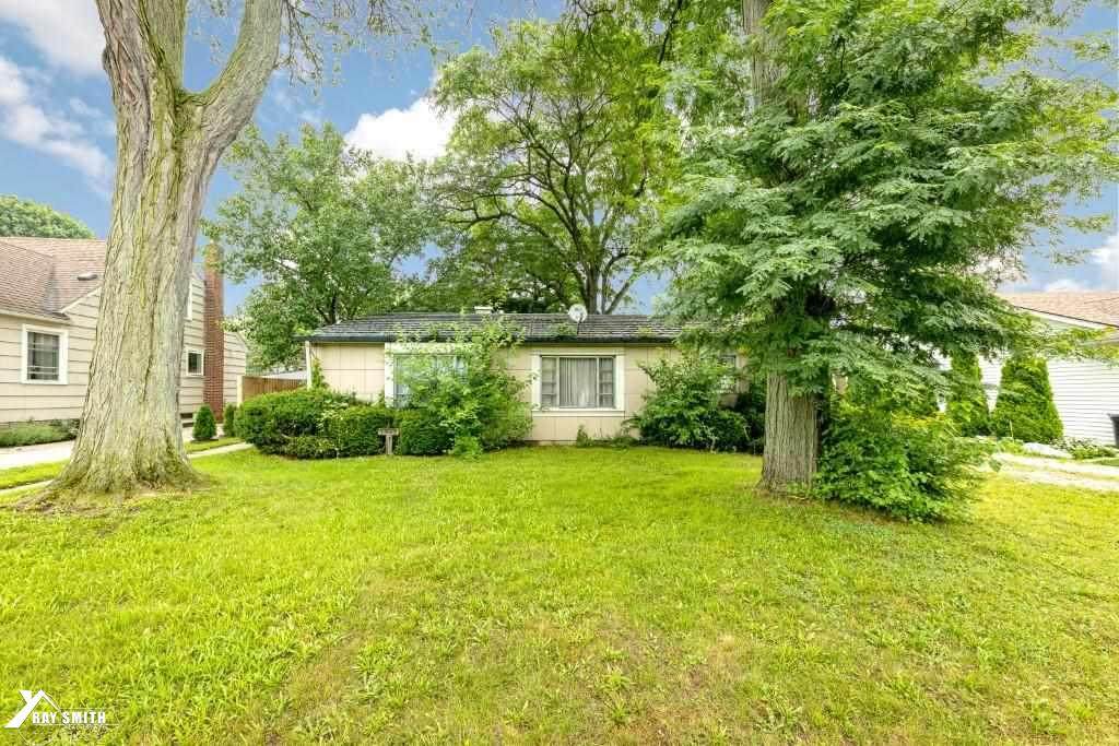 5912 Oakwood - Photo 1