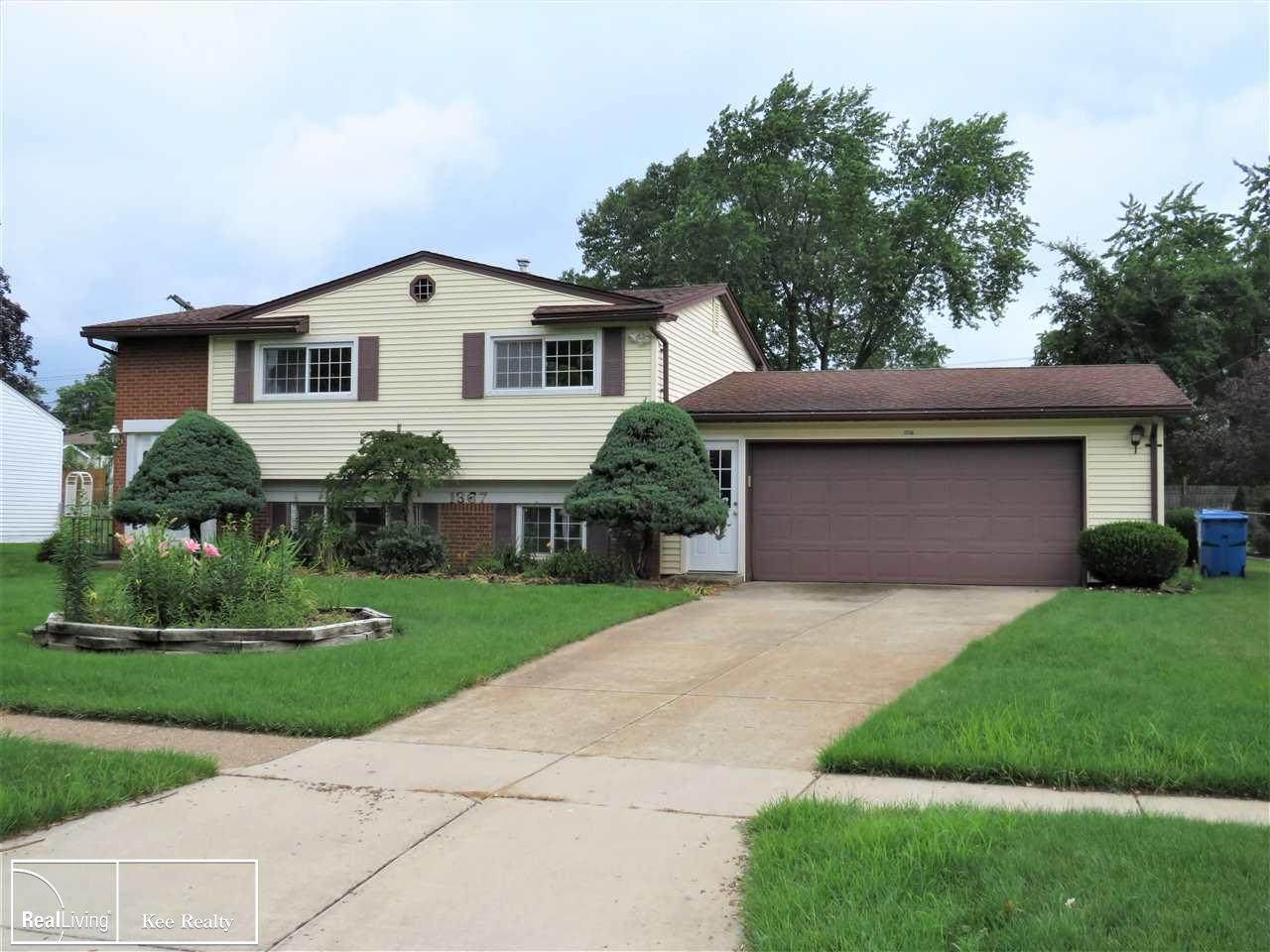 1367 Nancywood - Photo 1