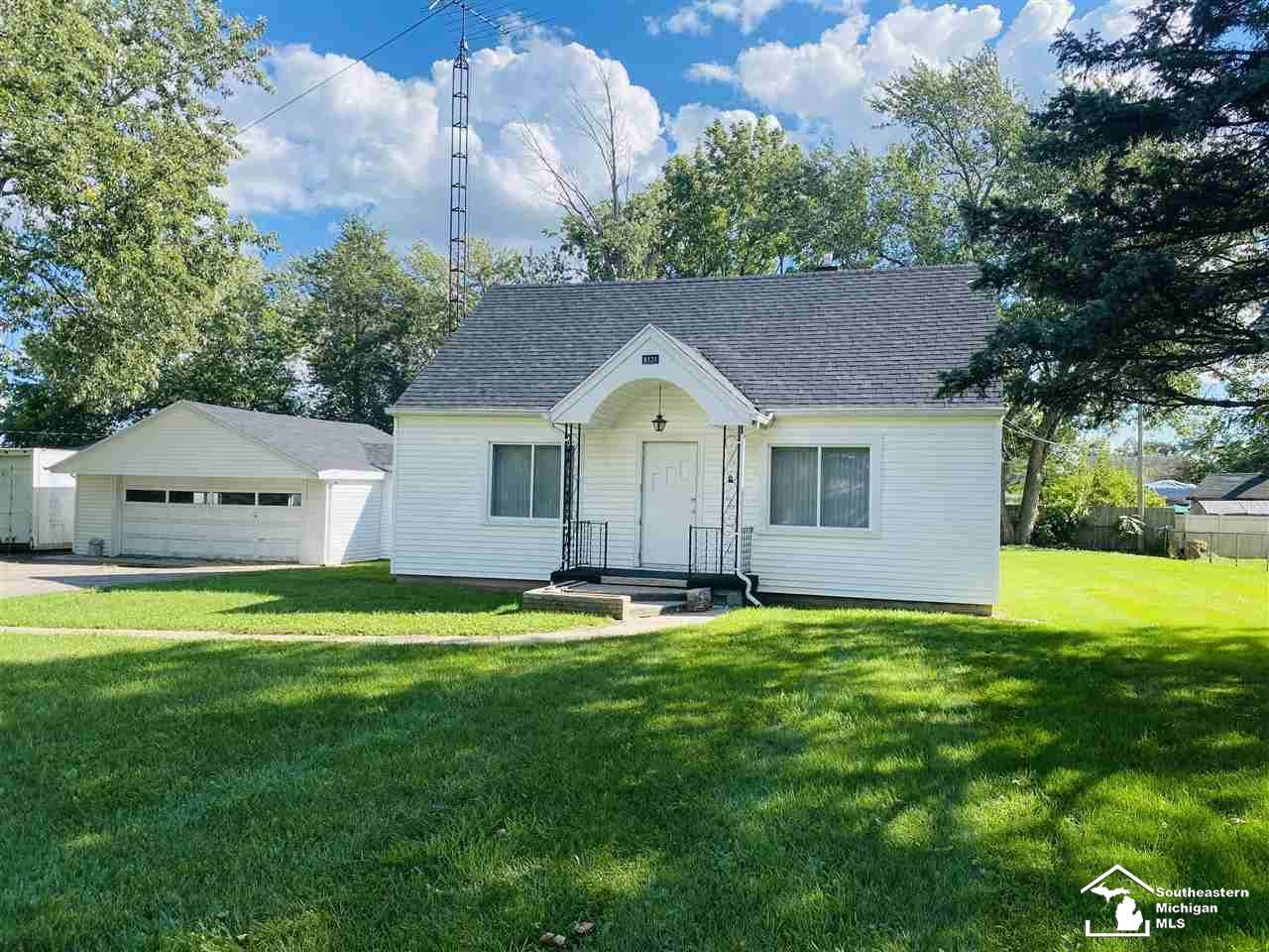 8131 Oak - Photo 1
