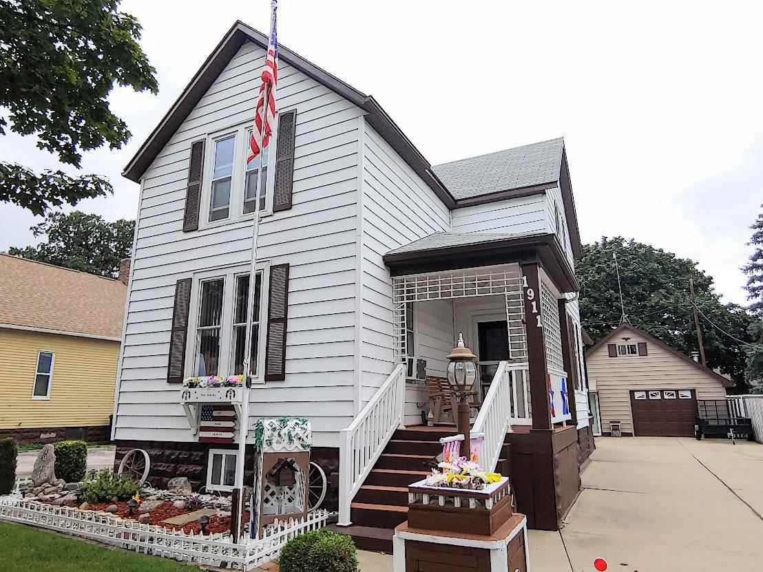 1911 Columbus Ave - Photo 1
