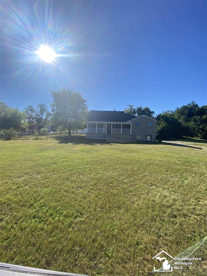 9021 Forestview - Photo 1