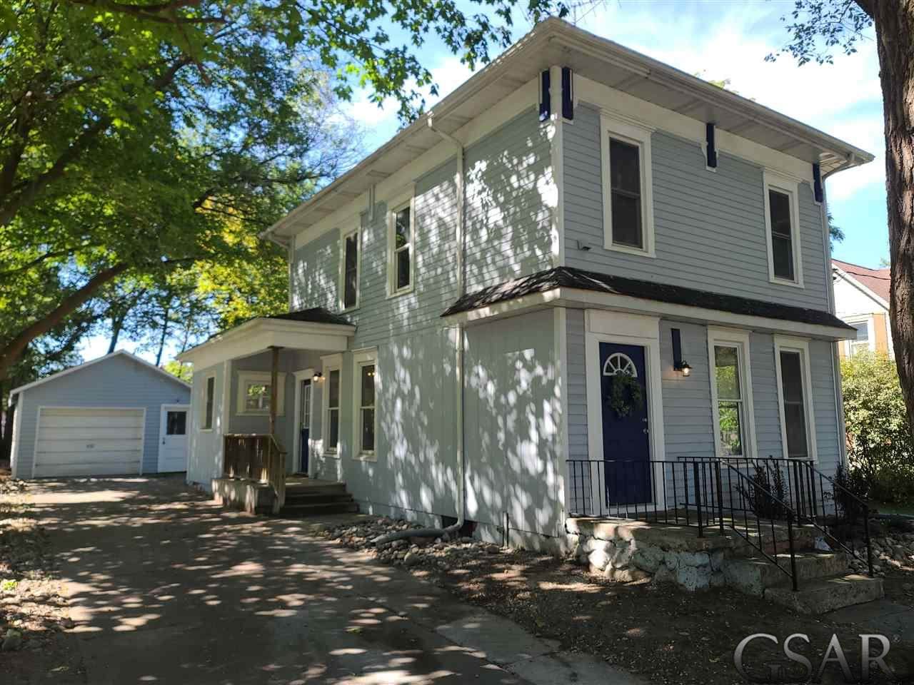 605 Pine - Photo 1