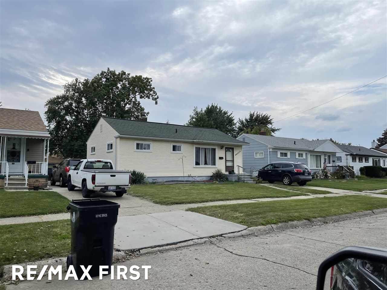 26271 Compson - Photo 1