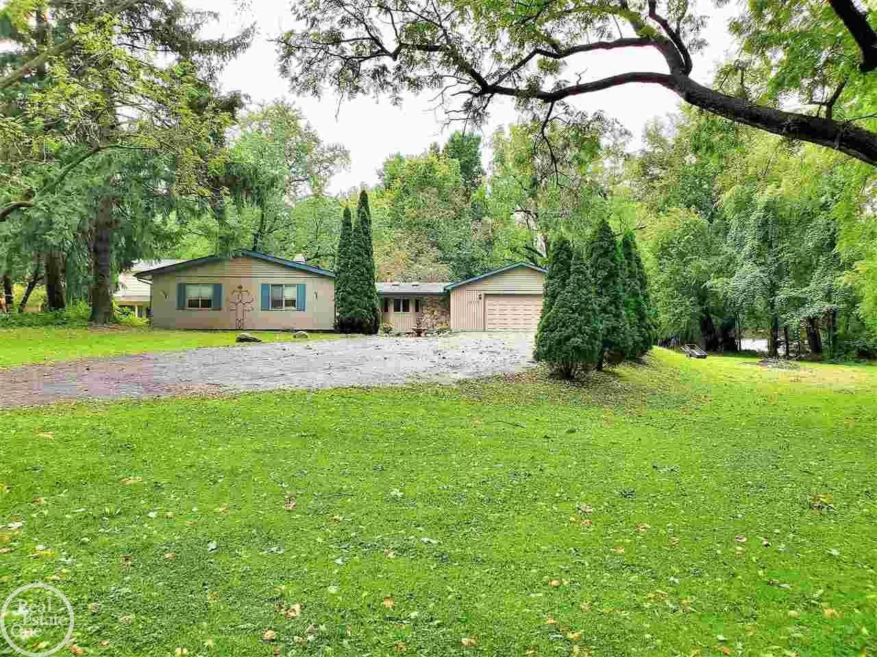 20770 Moxon - Photo 1