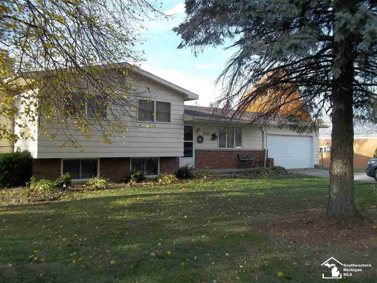1210 Adams - Photo 1