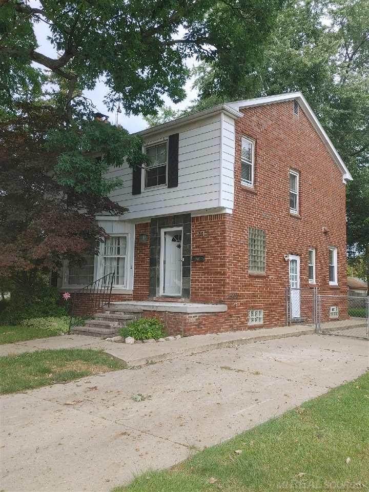 217 Crocker - Photo 1