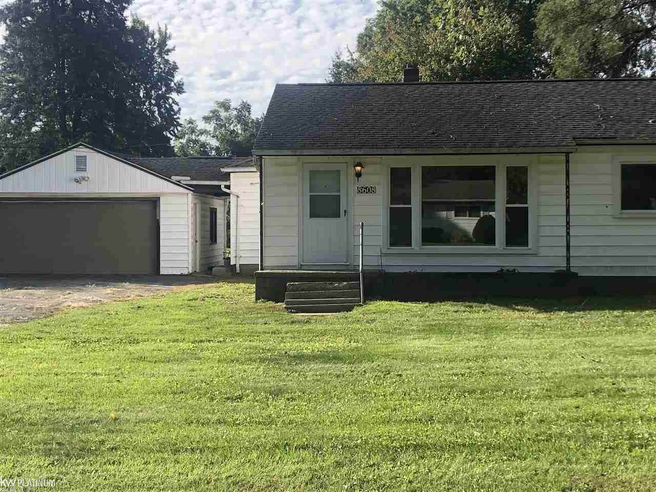 8608 Grace St - Photo 1