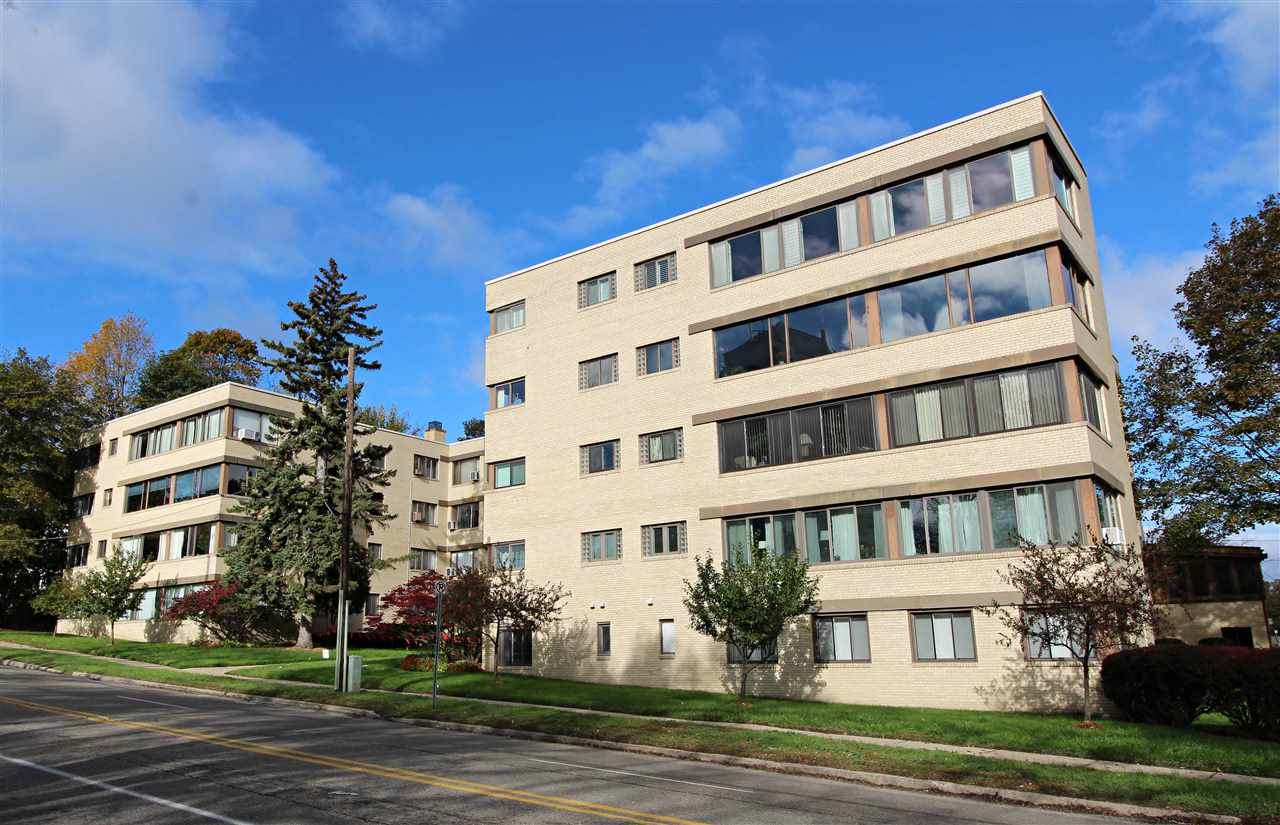 915 Court Street - Photo 1