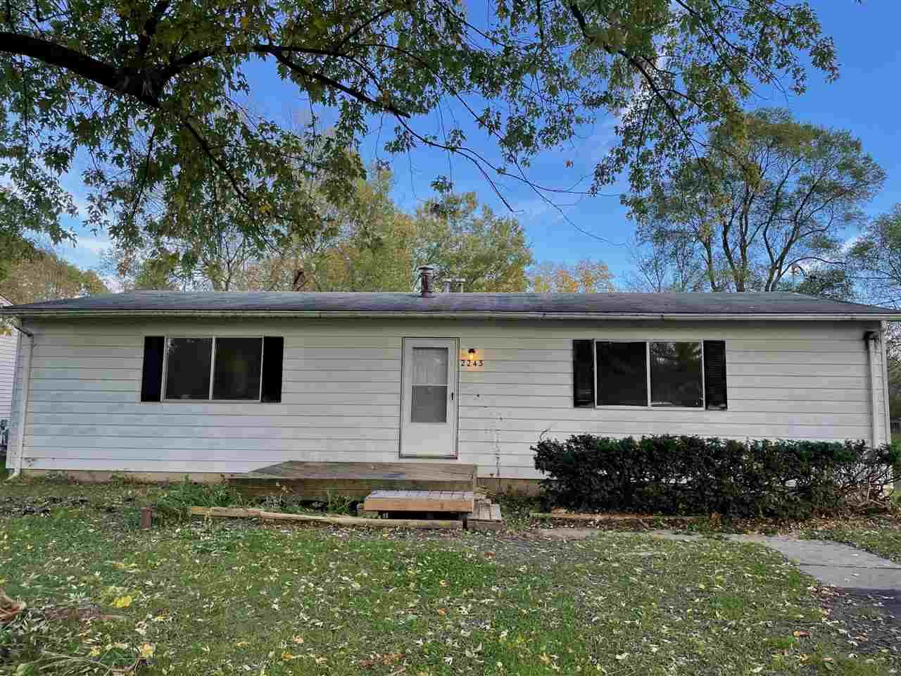 2243 Noble - Photo 1