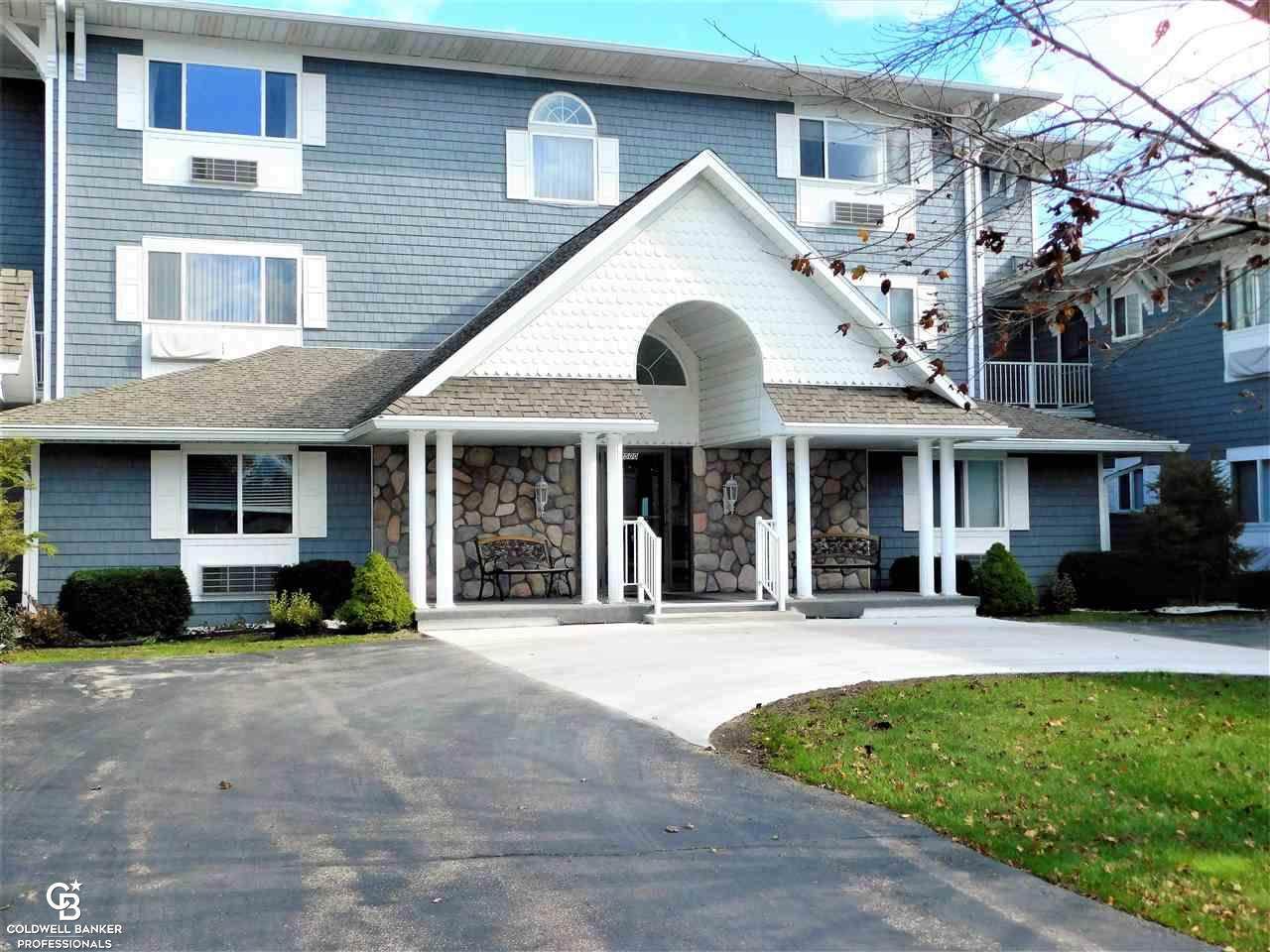 4500 Lakeshore - Photo 1