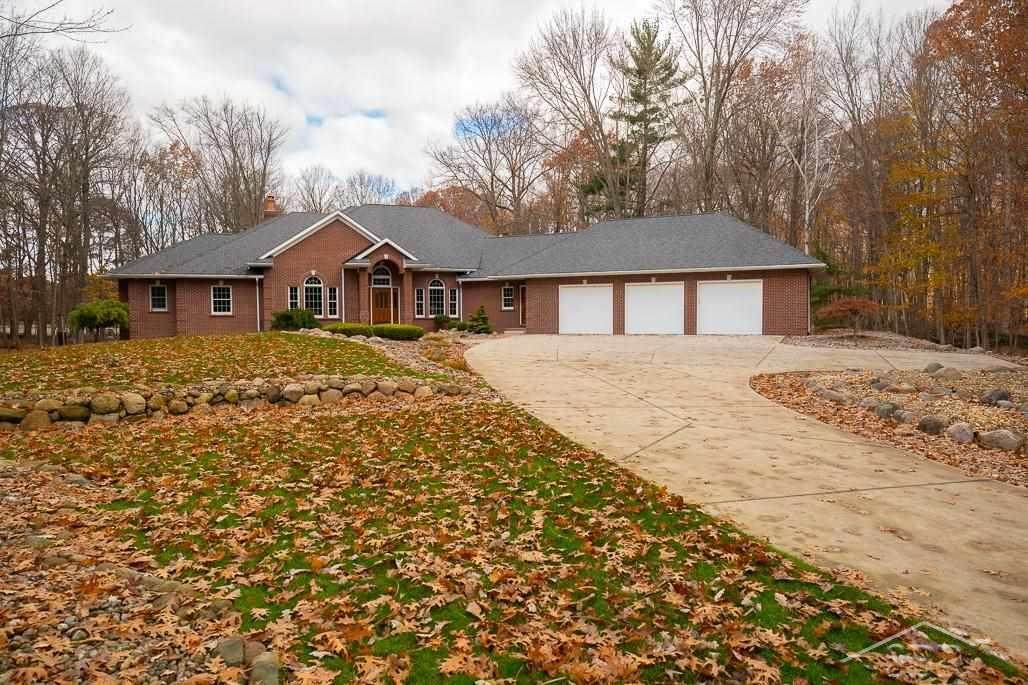 1725 Glencairn Dr. - Photo 1