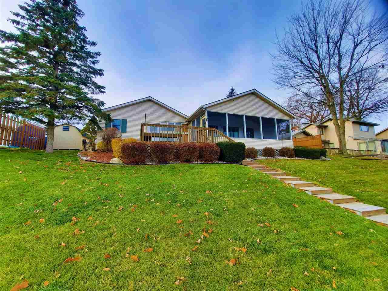 3655 Lakeview Dr - Photo 1