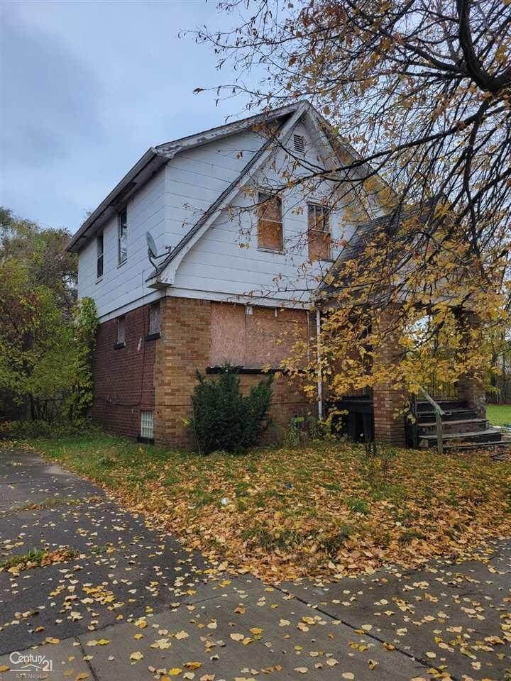 15370 Lesure - Photo 1