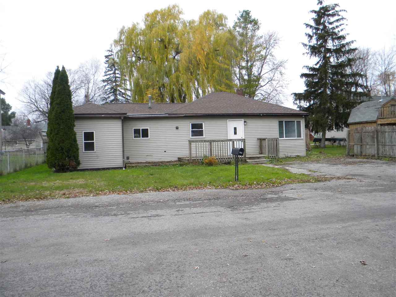 204 Brooks - Photo 1