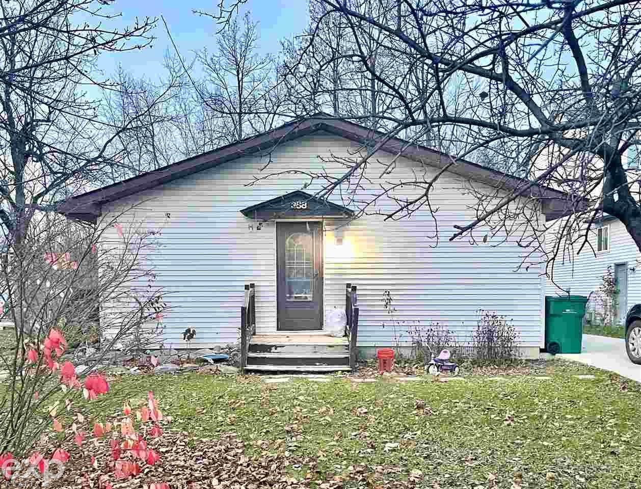 388 Amberwood - Photo 1