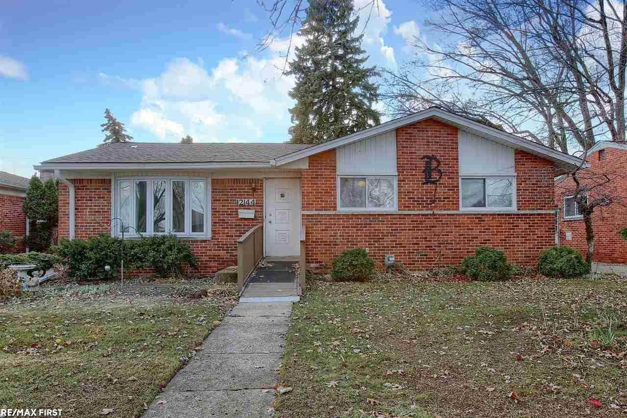 12144 Canterbury - Photo 1