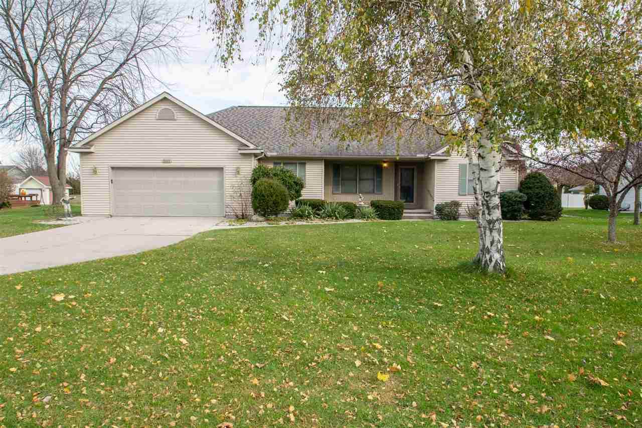6055 Maple Ridge Dr. - Photo 1