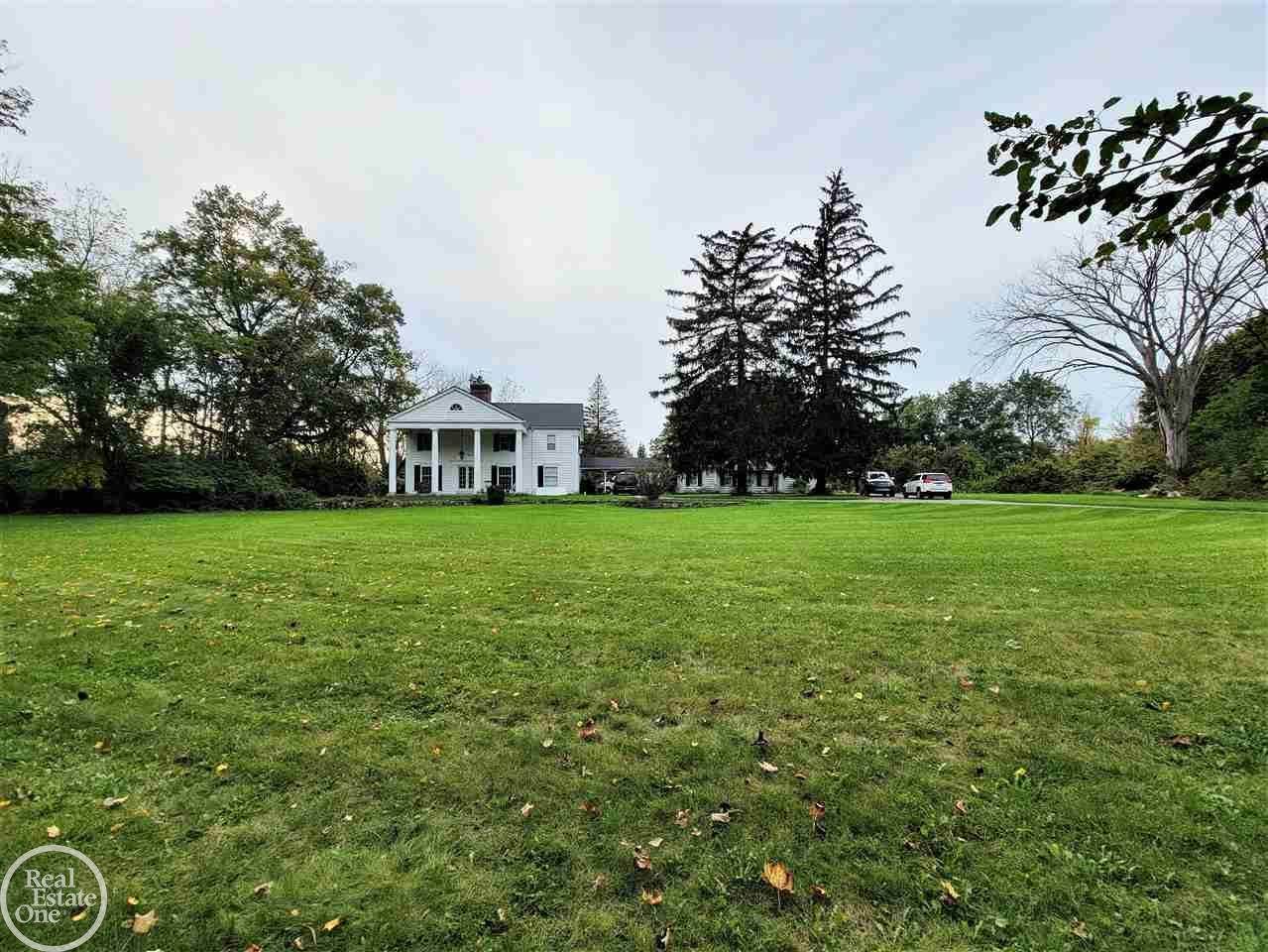 4090 Rochester - Photo 1
