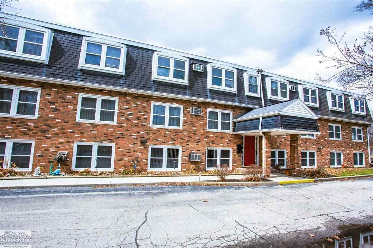 810 Holland - Photo 1