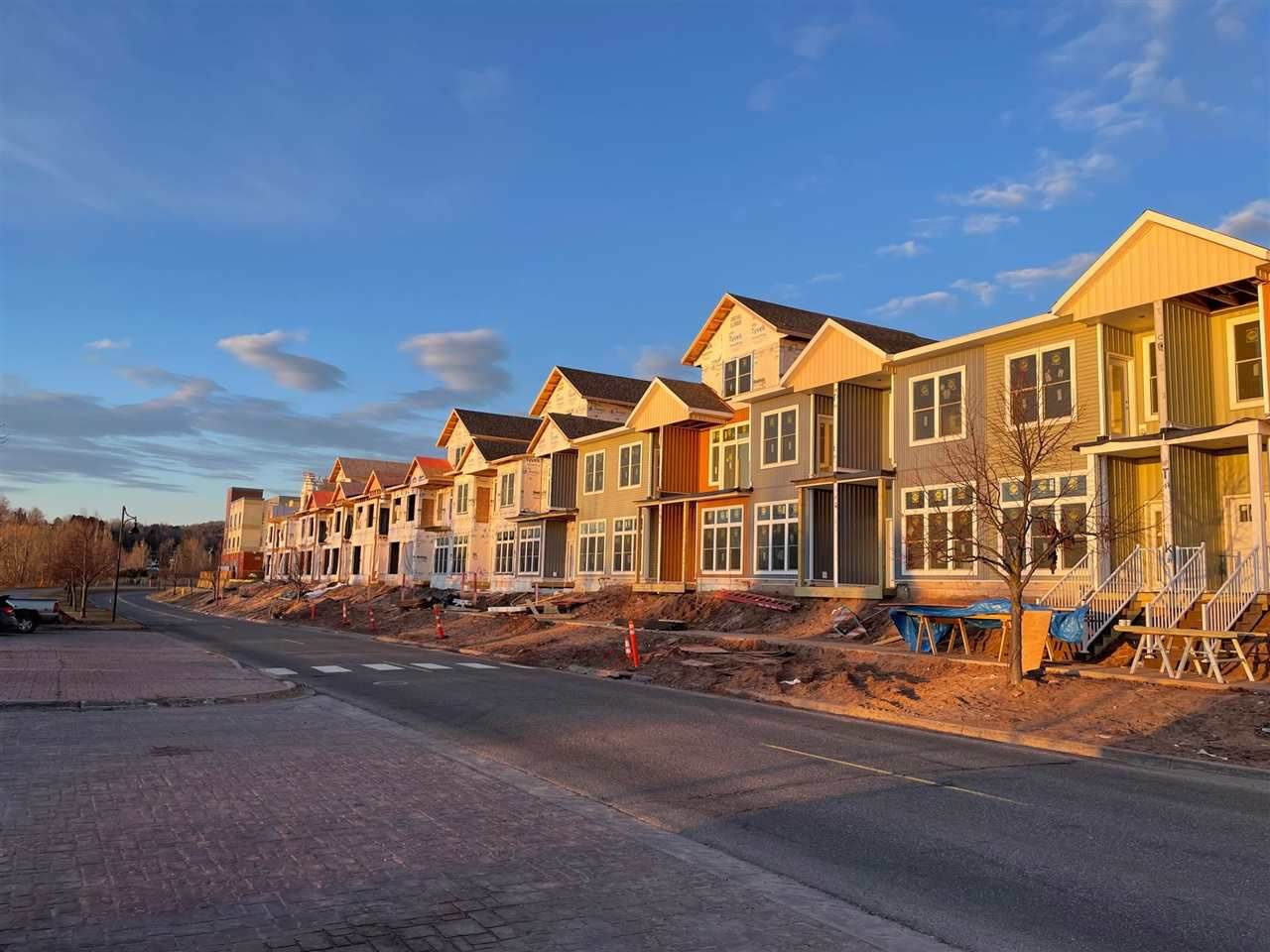 772 Lakeshore Blvd - Photo 1
