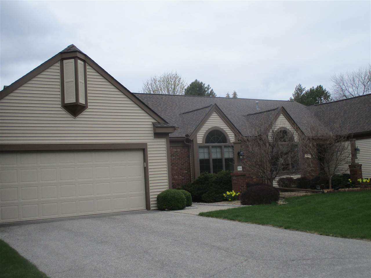 5536 Hawthorne - Photo 1