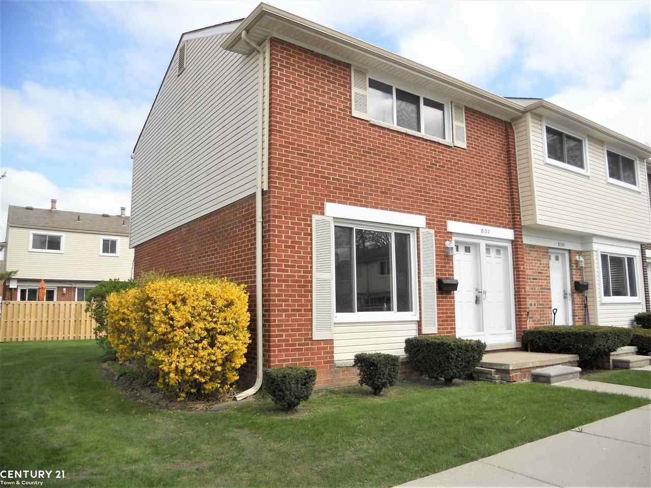 8132 Farnum - Photo 1