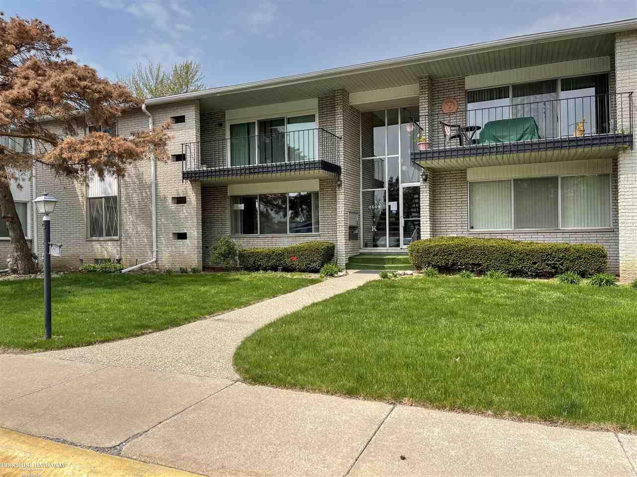8609 Kennedy Cir - Photo 1