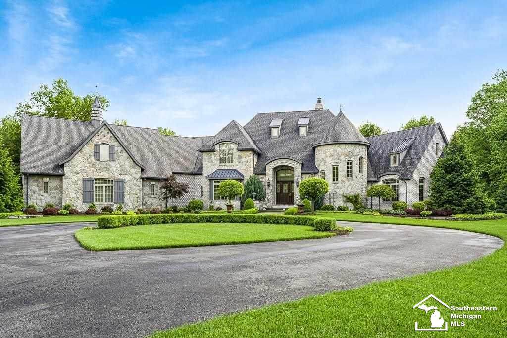 9216 Timberlake Drive - Photo 1