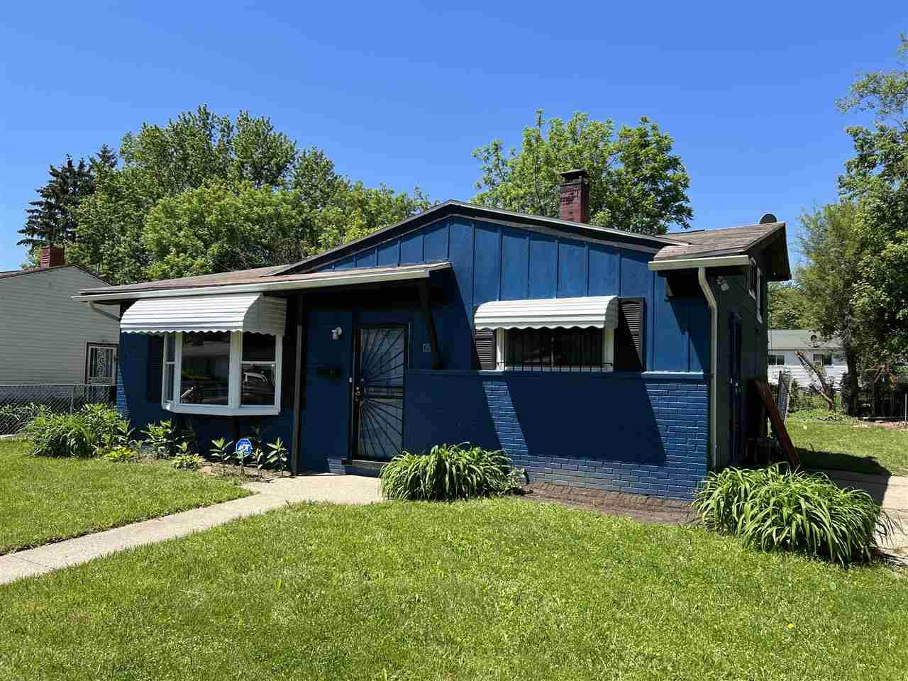 6153 Harwood - Photo 1