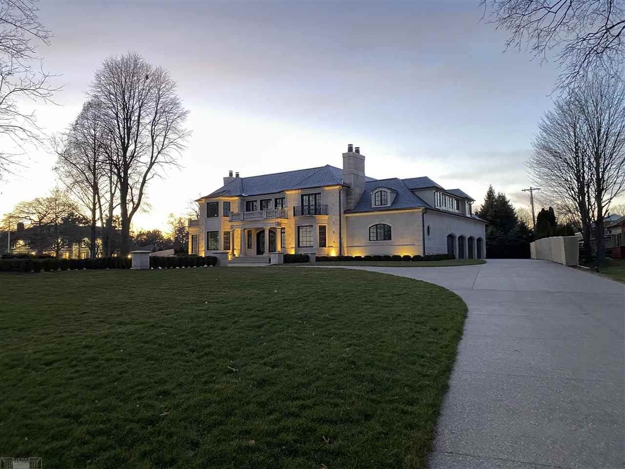 707 Lake Shore - Photo 1
