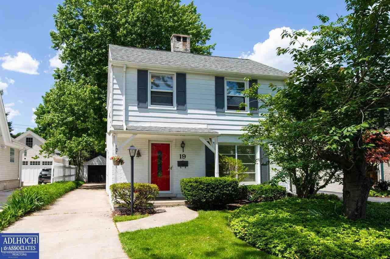 19 Village Lane - Photo 1