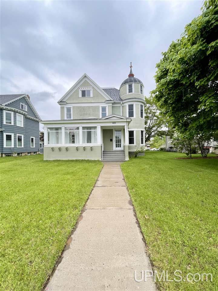 602 Lake Shore - Photo 1