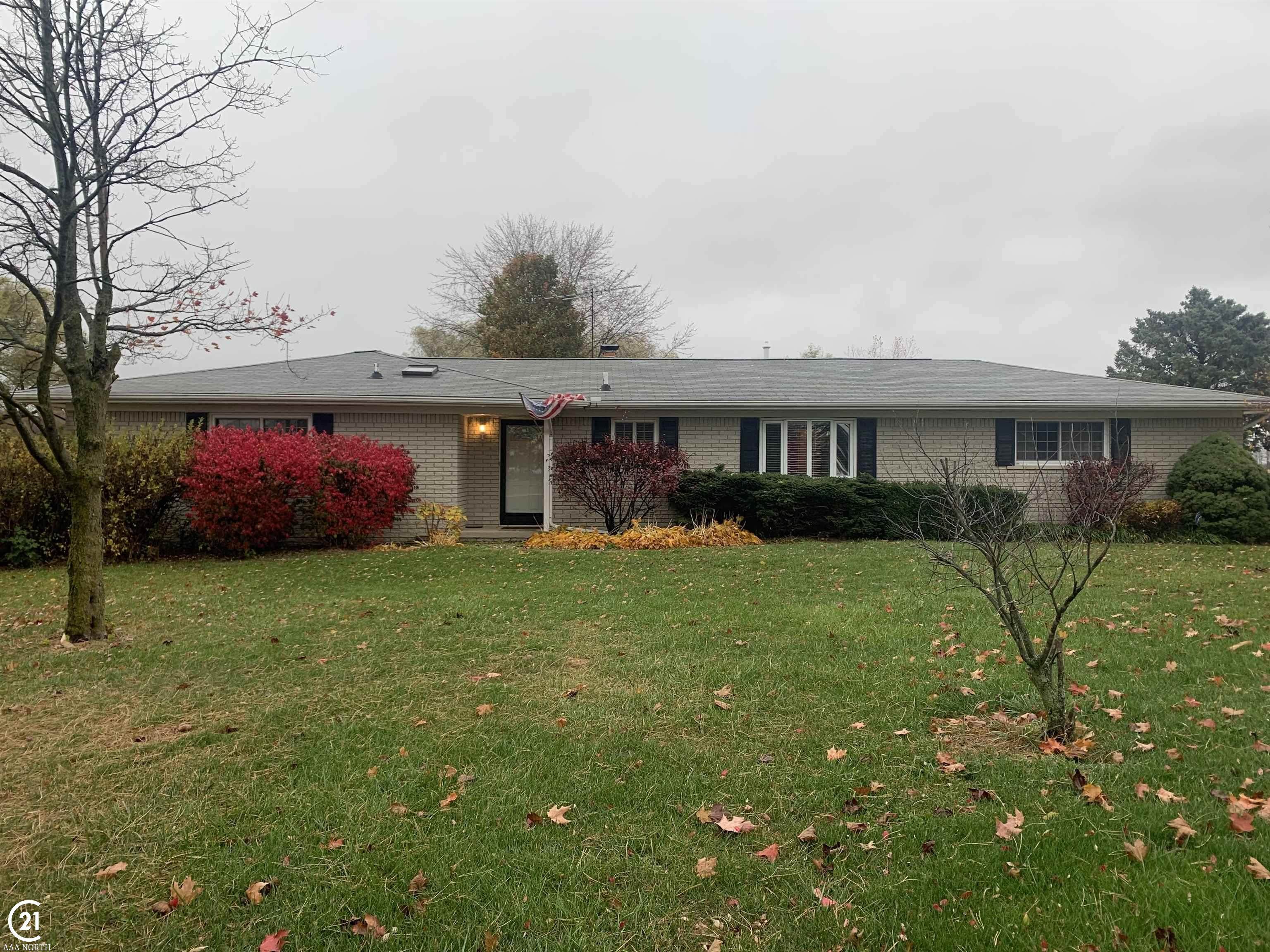 886 Riley Center - Photo 1