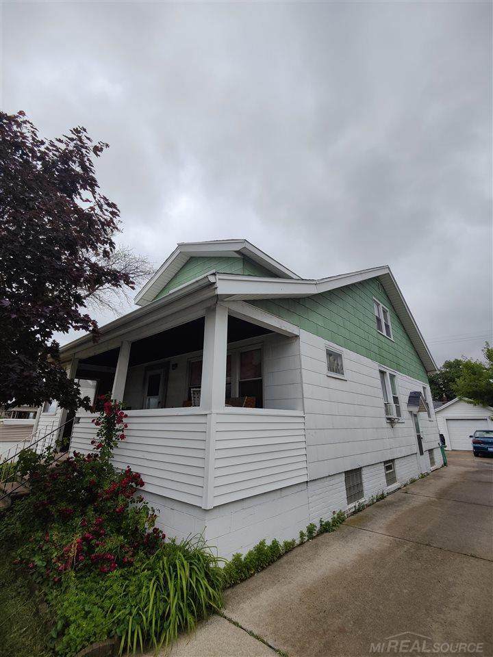 7369 Bernice - Photo 1