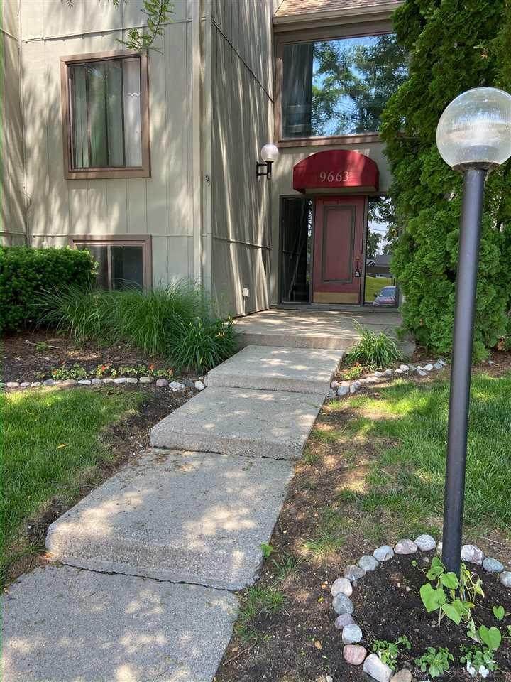 9663 Bayview - Photo 1