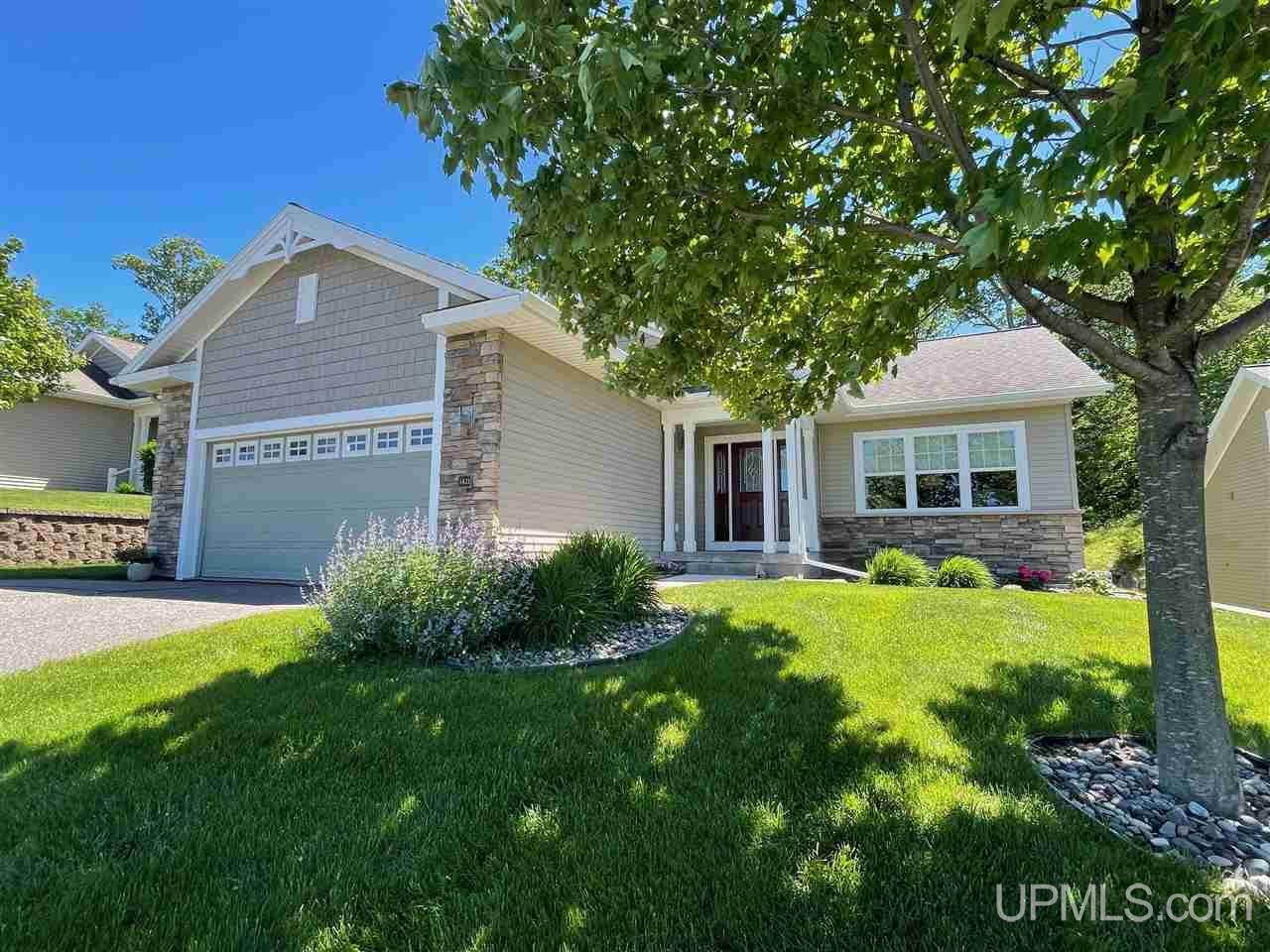 1421 Daybreak - Photo 1