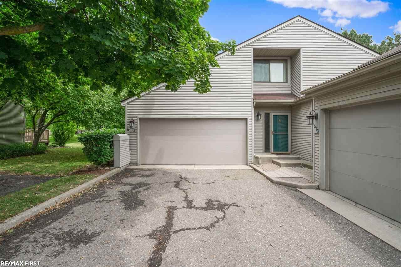 572 Victoria Ct - Photo 1