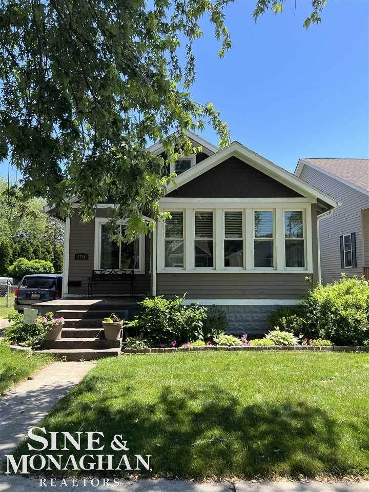 3218 Poplar - Photo 1