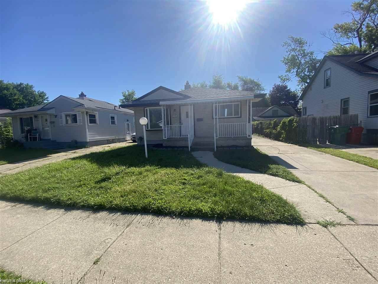 21778 Rein Ave - Photo 1