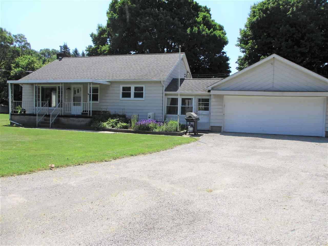10936 Lansing Rd - Photo 1