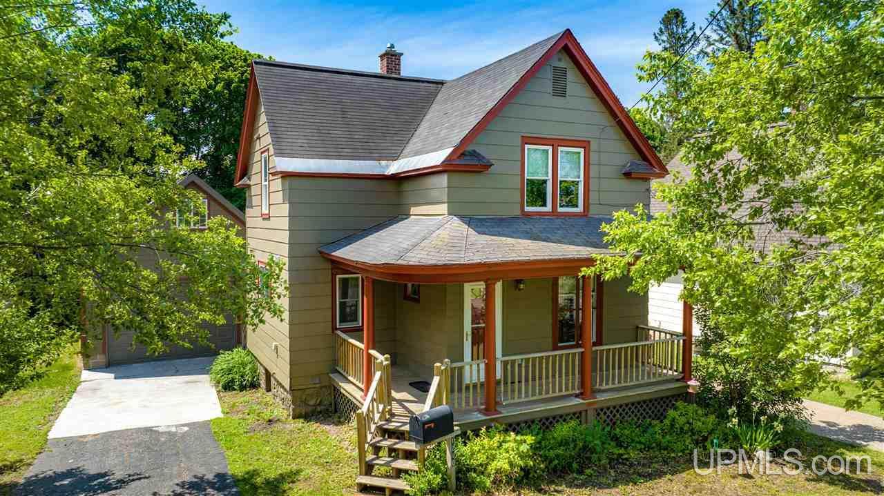 1210 Roberts - Photo 1