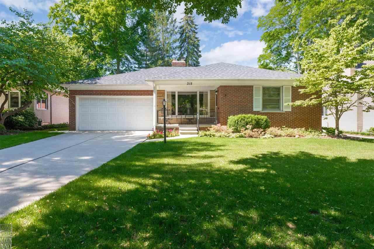 315 Belanger St - Photo 1