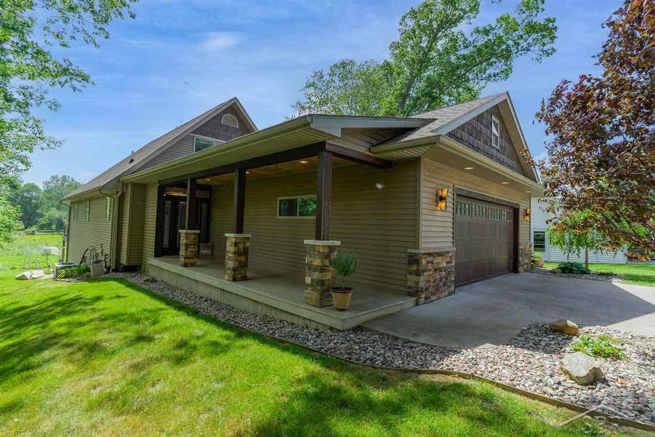 883 Quillette Street - Photo 1