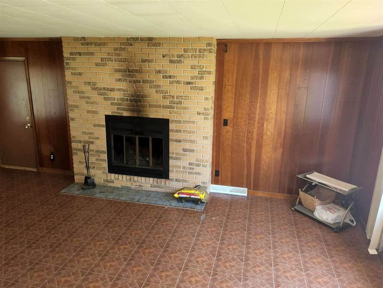 606 Webb - Photo 1