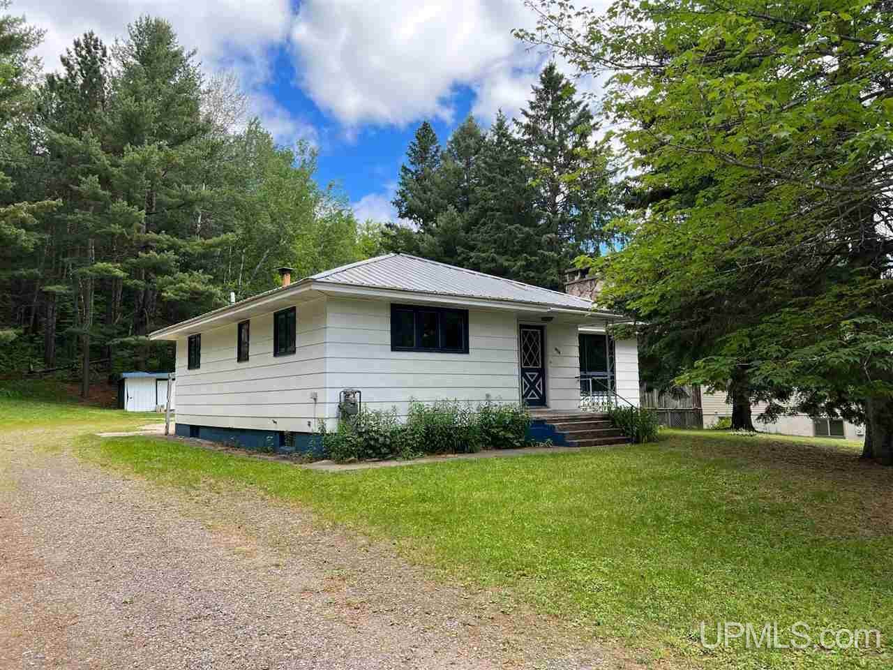 1404 Pioneer Rd - Photo 1