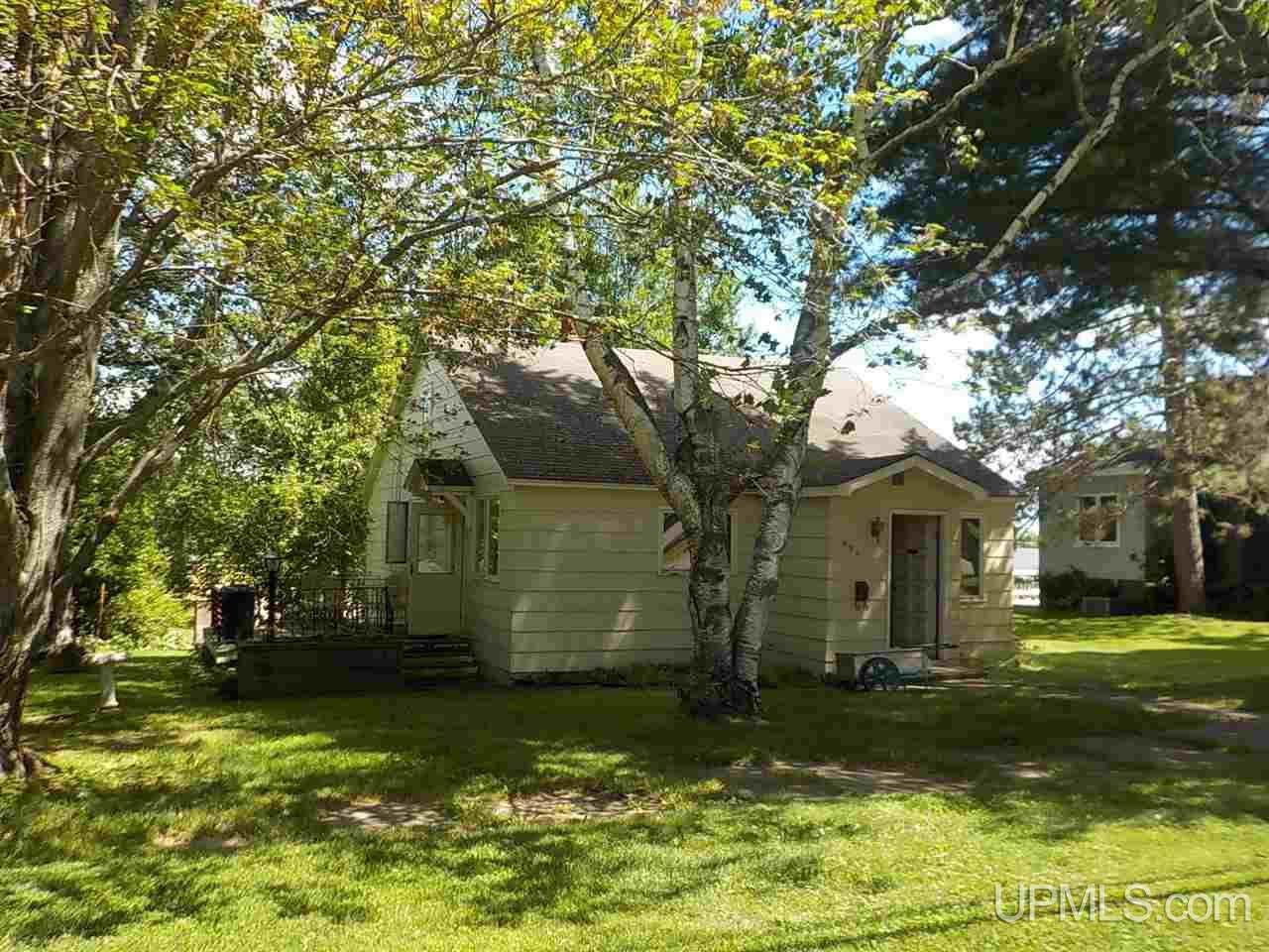 904 Erie - Photo 1