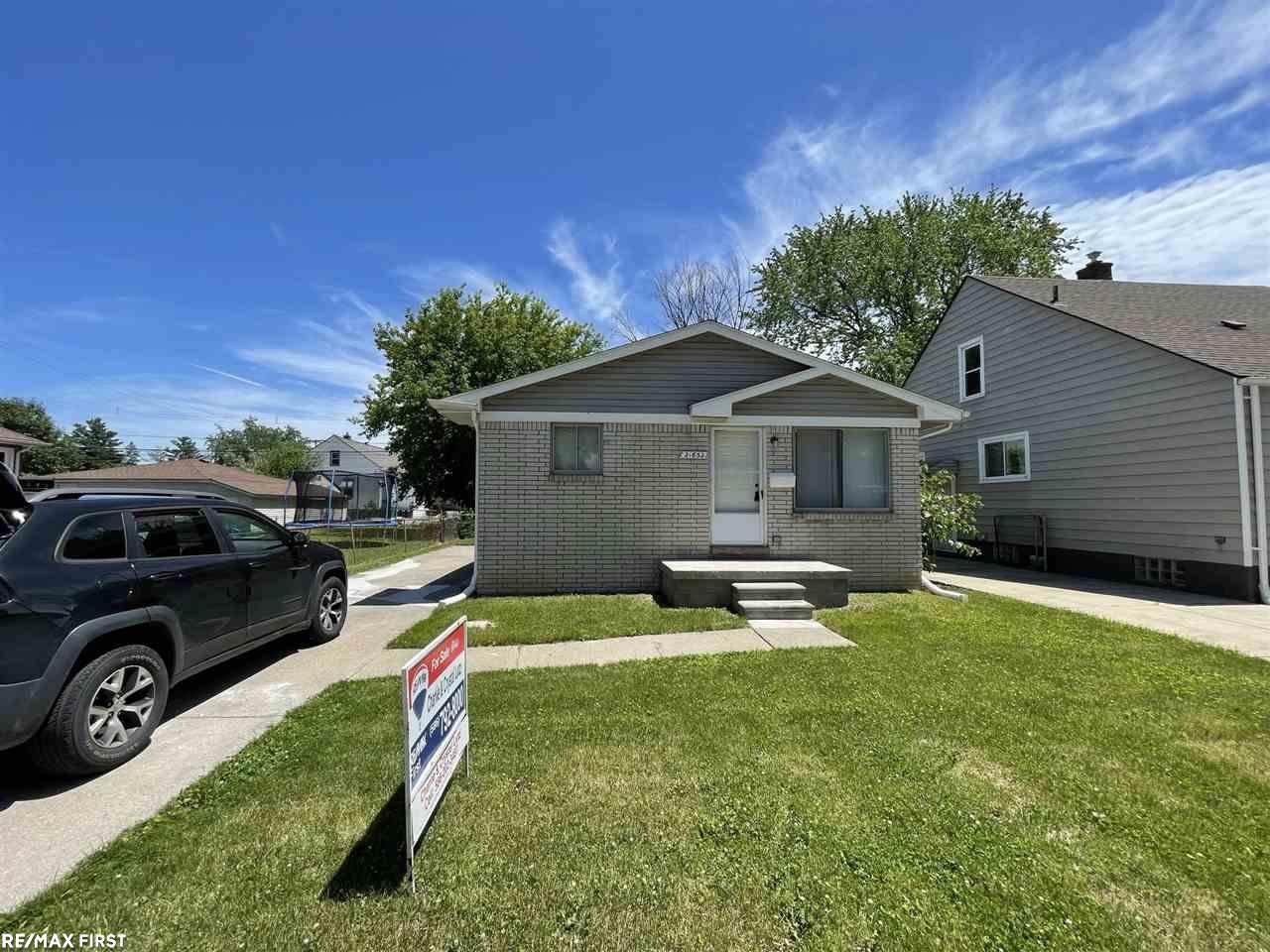 21832 Piper - Photo 1