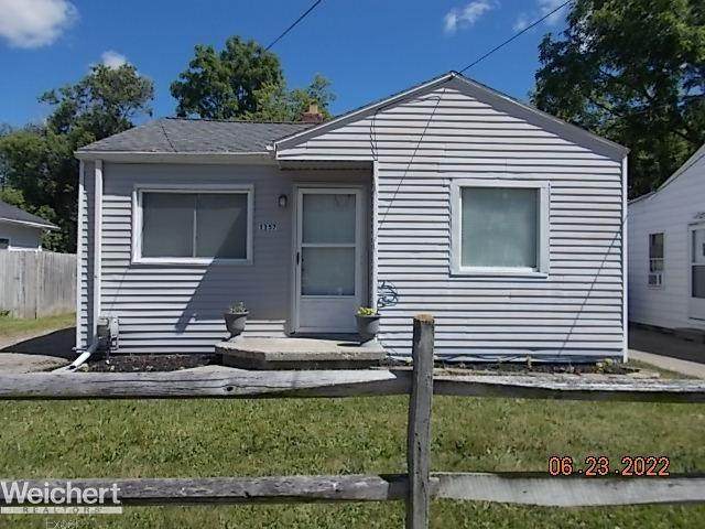 1157 Carman - Photo 1