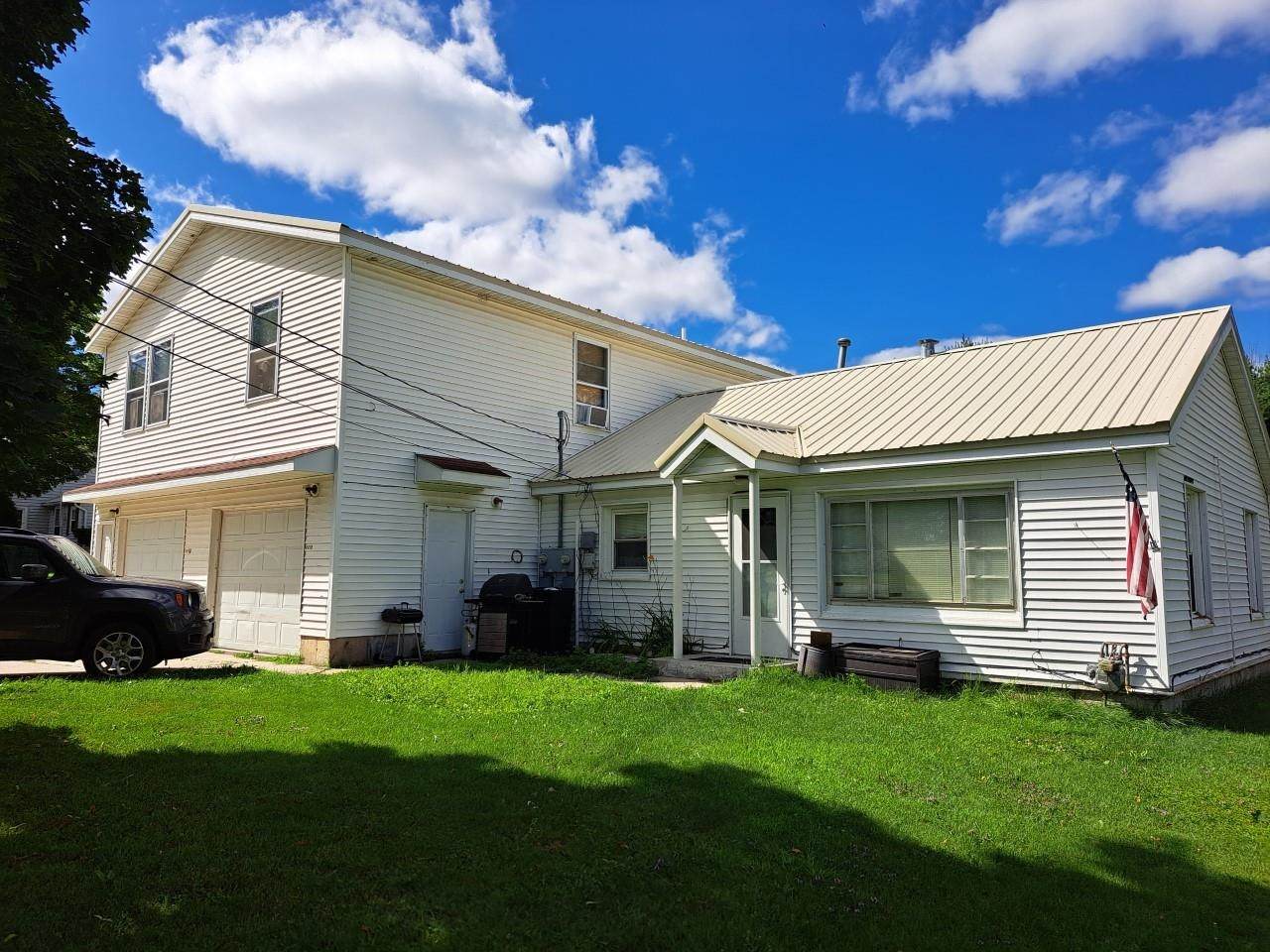 447 Ludington - Photo 1
