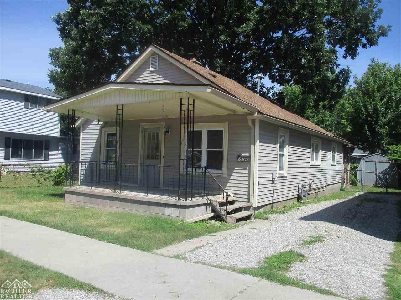 716 Bruce - Photo 1